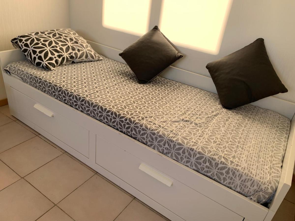 Chambre Tout Confort Saphir 1 A 3 P Dans Belle Maison Vaulx-en-Velin Esterno foto