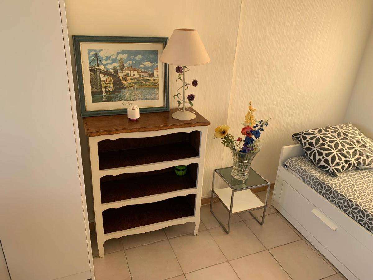Chambre Tout Confort Saphir 1 A 3 P Dans Belle Maison Vaulx-en-Velin Esterno foto